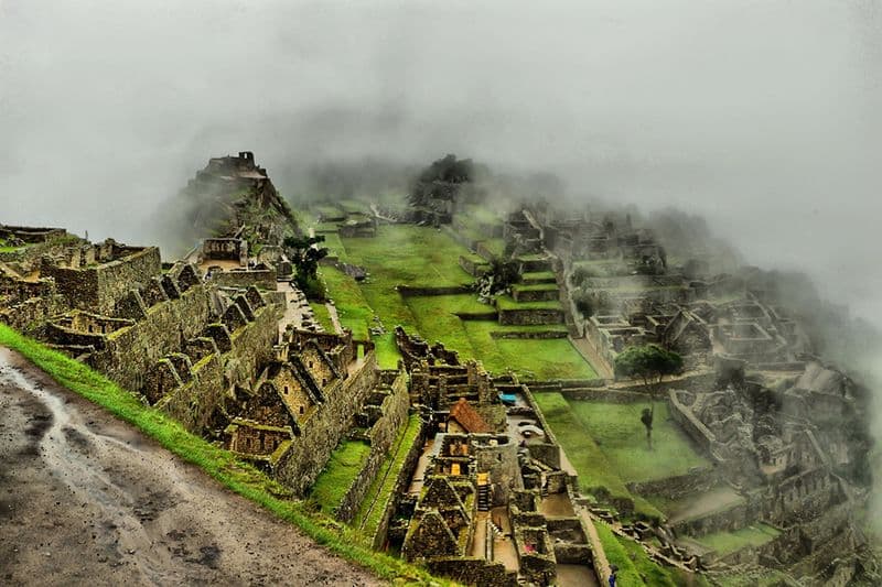 Machu Picchu durante la temporada de lluvias Machu Picchu durante la temporada de lluvias