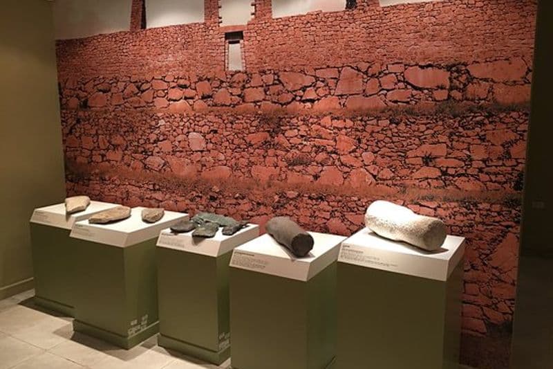 Esposizione di oggetti trovati Esposizione di oggetti trovati