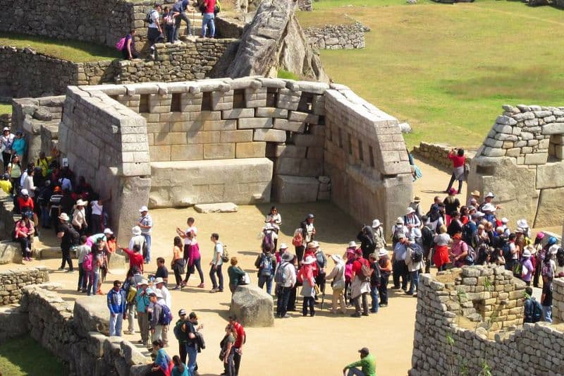 Afflusso di turisti in alta stagione Afflusso di turisti in alta stagione